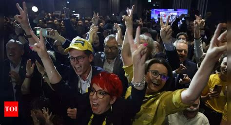 Poles vote in huge numbers for the centrist opposition after 8 years of nationalist rule